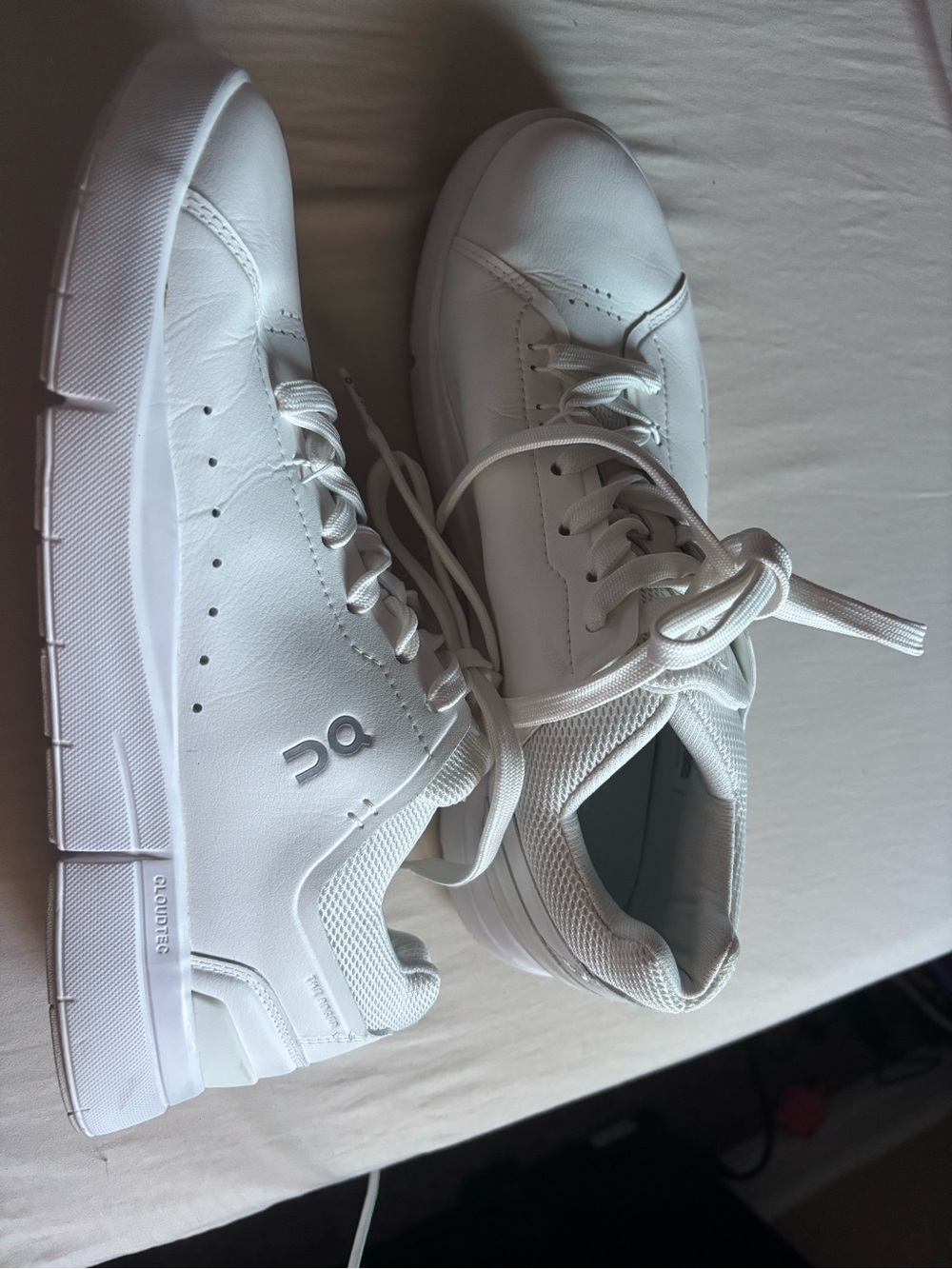 women’s On Cloudtilt sneakers:
8.5